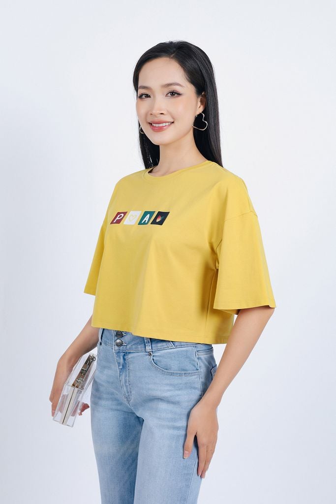 FAT3356 - Áo thun vải Cotton dáng croptop tay lửng ngực áo in hoạ tiết trang trí - PANTIO