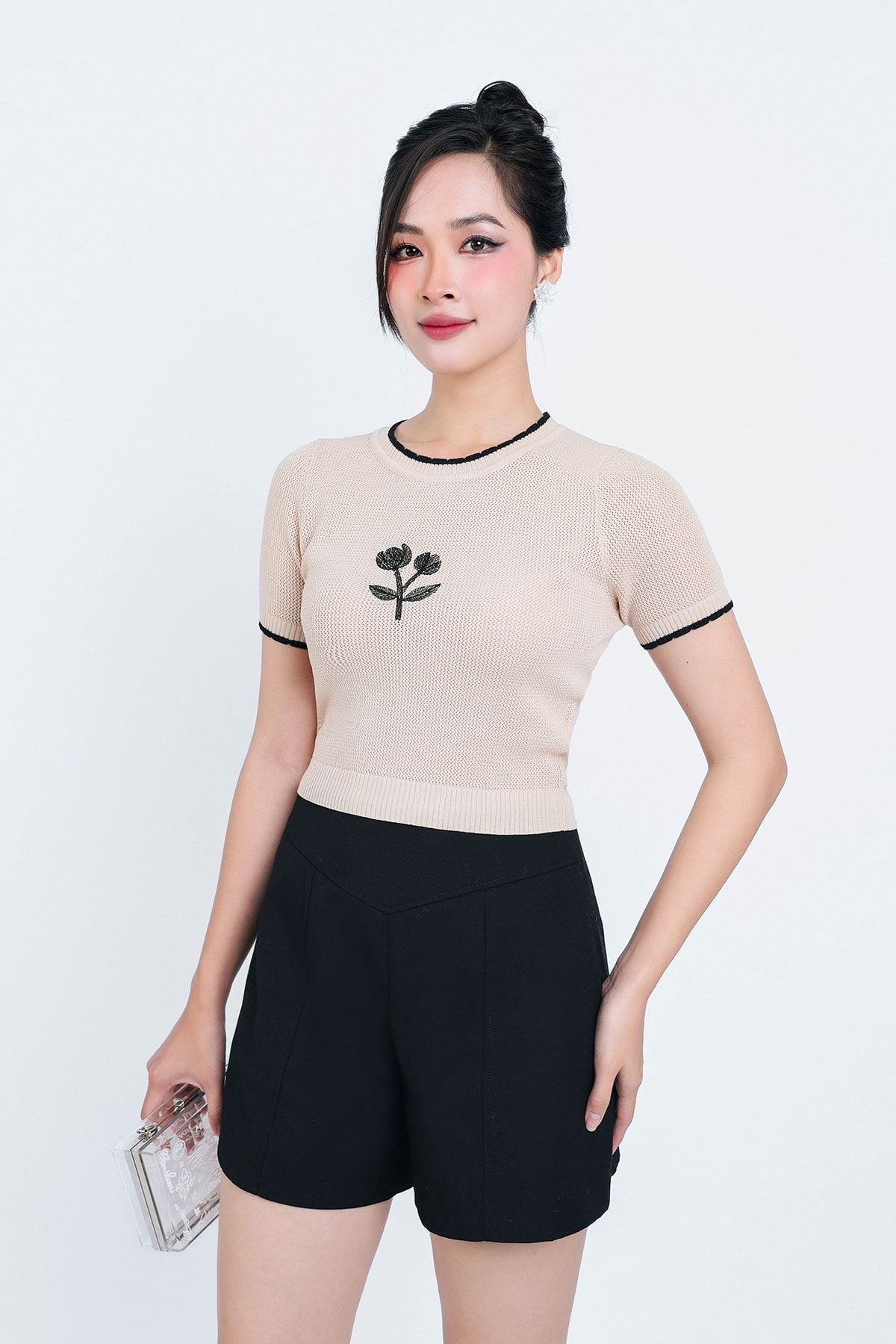 FAT3378 - Áo thun dệt kim thời trang cao cấp dáng ôm cổ tròn họa tiết thêu trước ngực - PANTIO