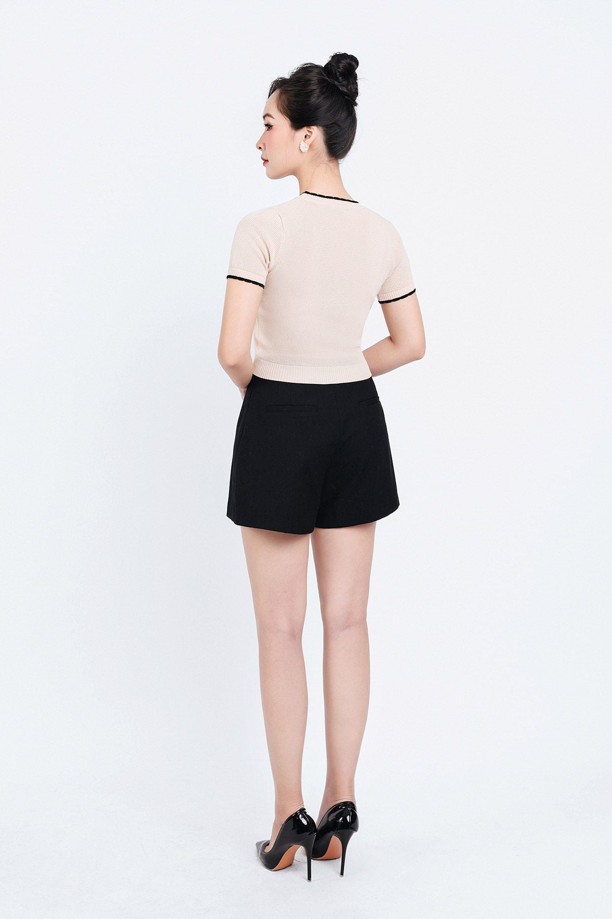 FAT3378 - Áo thun dệt kim thời trang cao cấp dáng ôm cổ tròn họa tiết thêu trước ngực - PANTIO