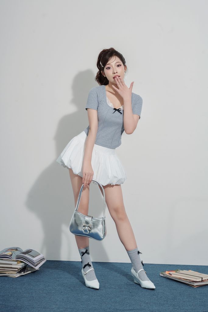 FJN5700 - Chân váy vải thô mỏng dáng xòe bí ngắn, cạp trễ - JAN.