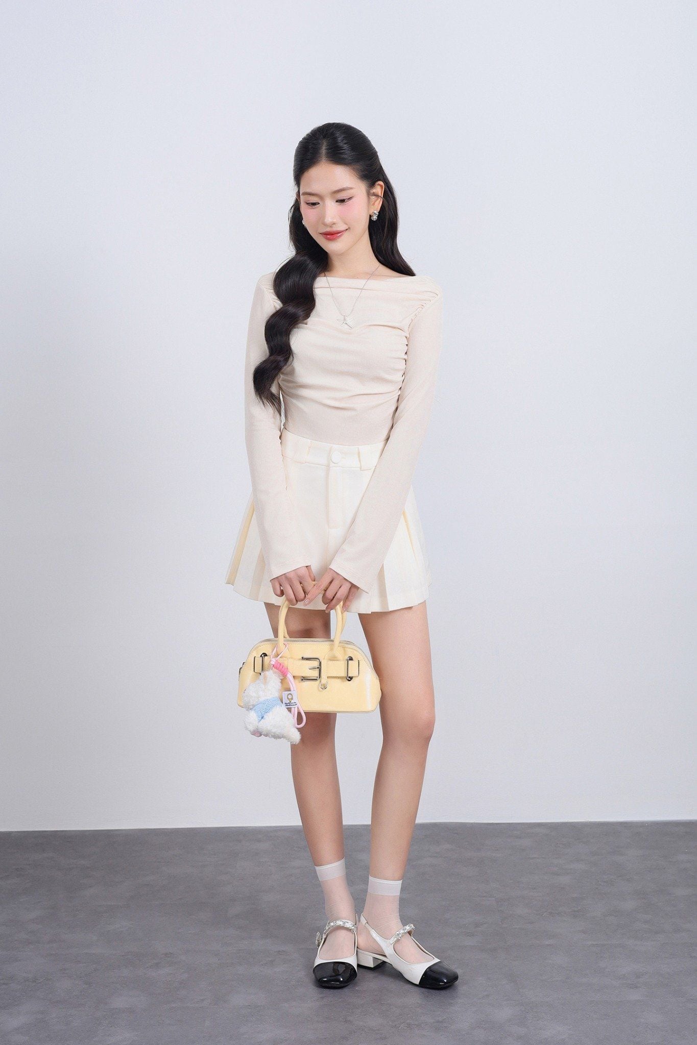 FJN1715 - Chân váy ngắn vải denim dáng A xòe thân váy xếp ly tạo kiểu khóa thân trước - JAN.