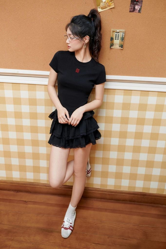 FAT3495 - Áo thun cotton cao cấp dáng ôm cổ tròn ngực áo hoạ tiết thời trang - JAN.