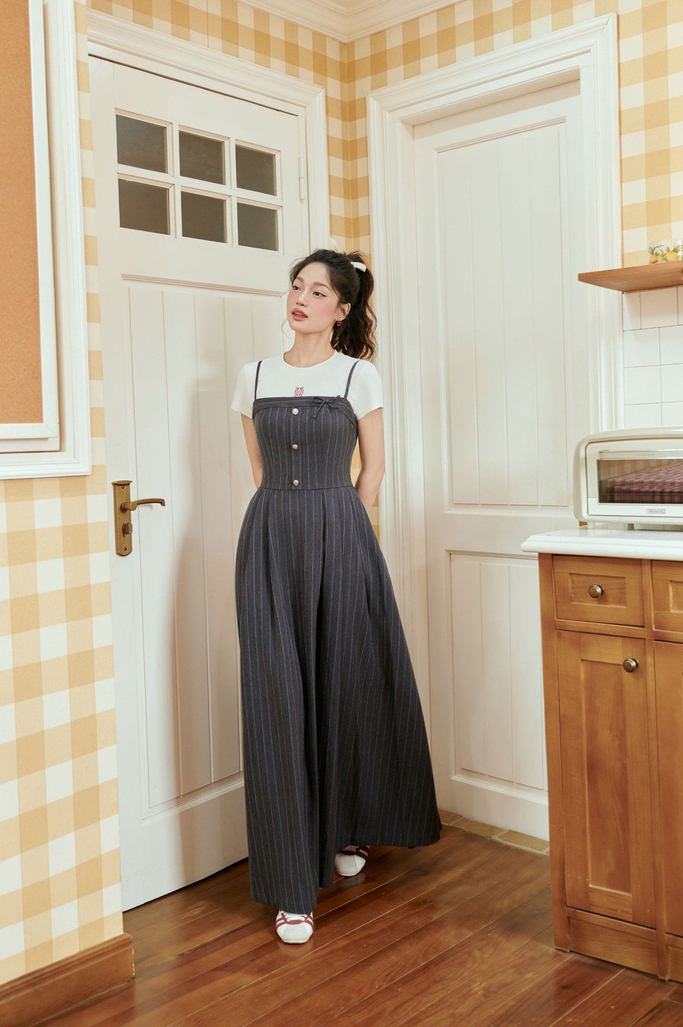 FDP33523 - Đầm dạo phố hai dây vải thô dáng chữ A ngực áo đính nơ tạo kiểu thân váy phối ly bung tạo xoè - JAN.