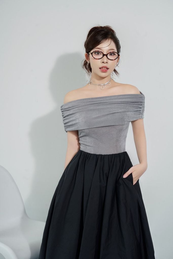 FAT5411 - Áo trễ vai vải len mỏng dáng ôm trễ vai dúm nhiều - JAN.