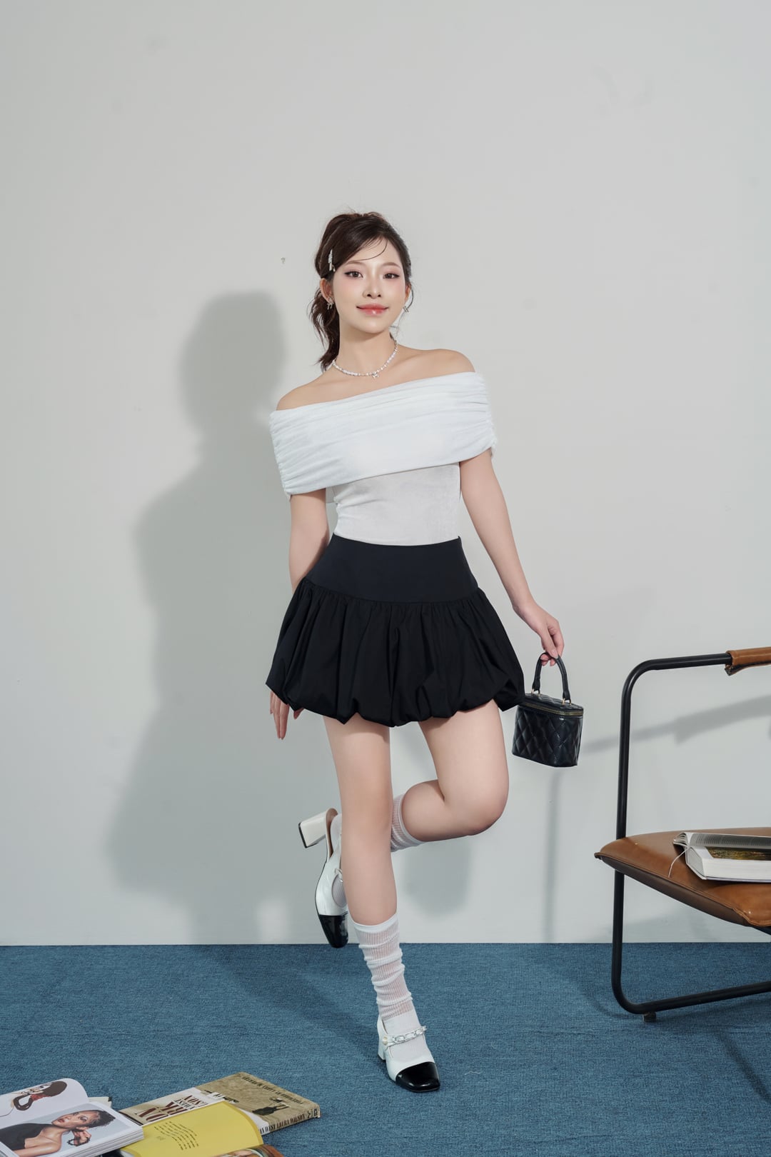 FJN5700 - Chân váy vải thô mỏng dáng xòe bí ngắn, cạp trễ - JAN.