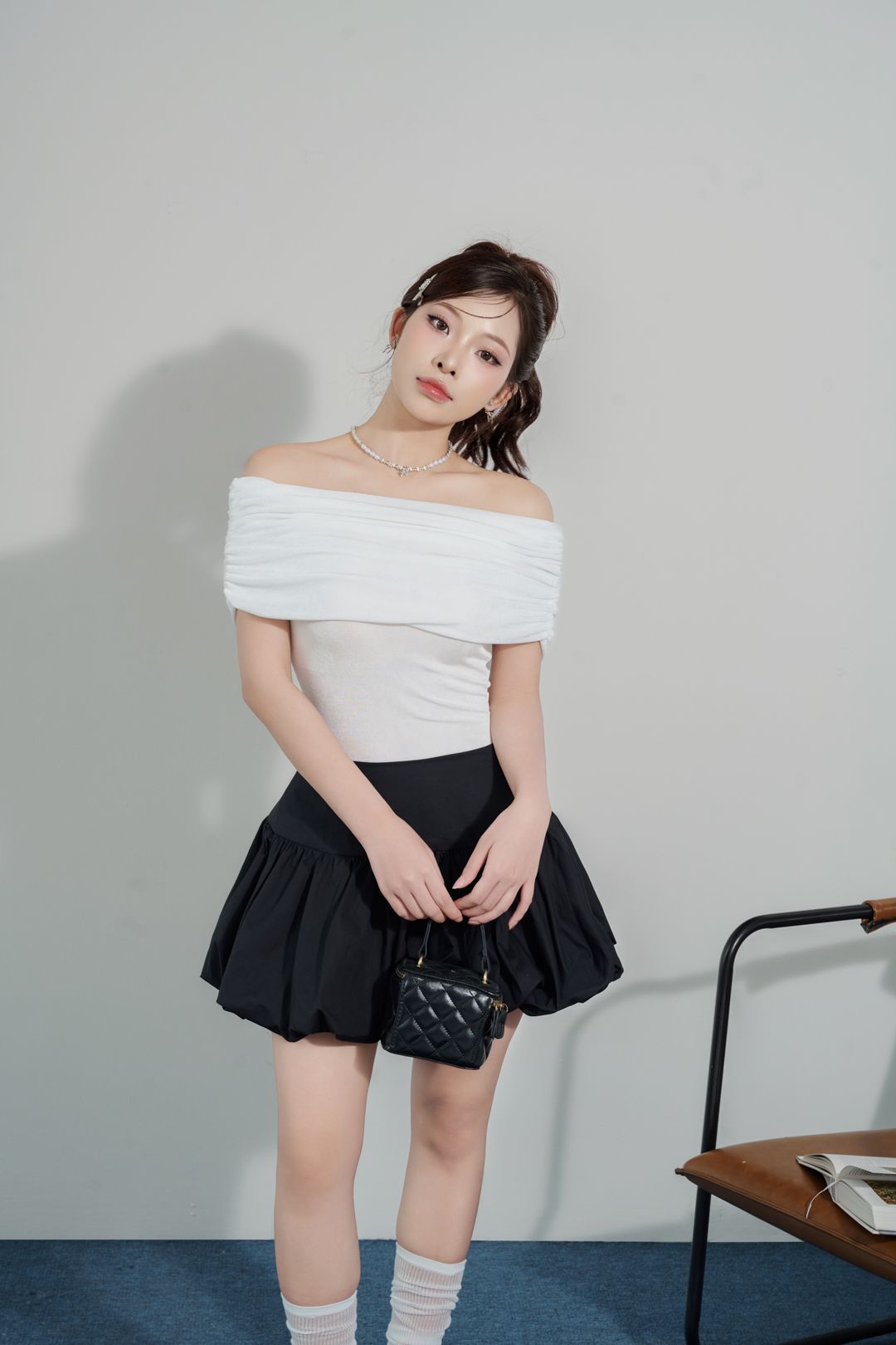 FJN5700 - Chân váy vải thô mỏng dáng xòe bí ngắn, cạp trễ - JAN.