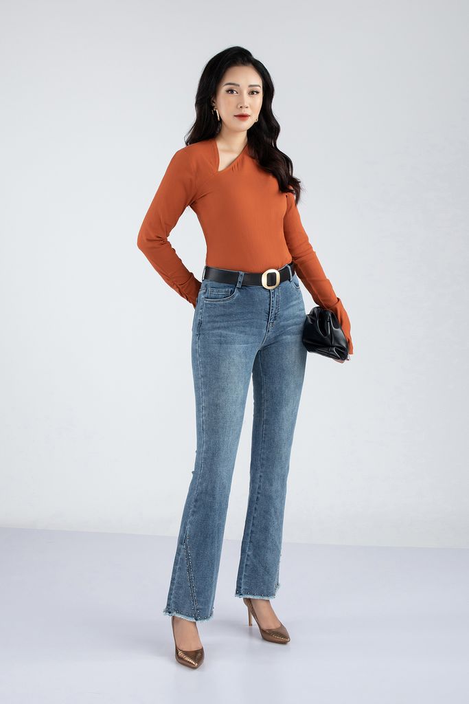 Áo dệt kim chất liệu thô đũi cổ lệch cách điệu dài tay dáng ôm FAT7229 - PANTIO