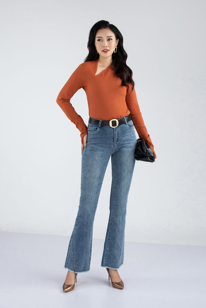 Áo dệt kim chất liệu thô đũi cổ lệch cách điệu dài tay dáng ôm FAT7229 - PANTIO