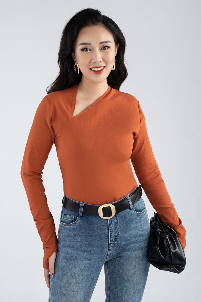 Áo dệt kim chất liệu thô đũi cổ lệch cách điệu dài tay dáng ôm FAT7229 - PANTIO