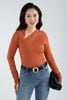 Áo dệt kim chất liệu thô đũi cổ lệch cách điệu dài tay dáng ôm FAT7229 - PANTIO