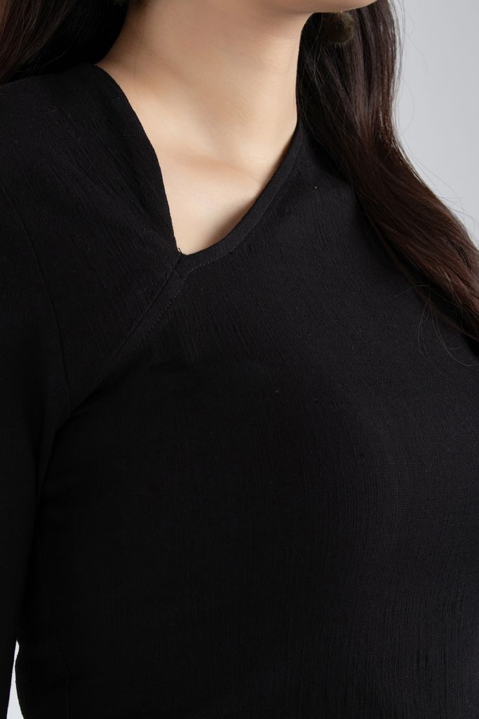 Áo dệt kim chất liệu thô đũi cổ lệch cách điệu dài tay dáng ôm FAT7229 - PANTIO