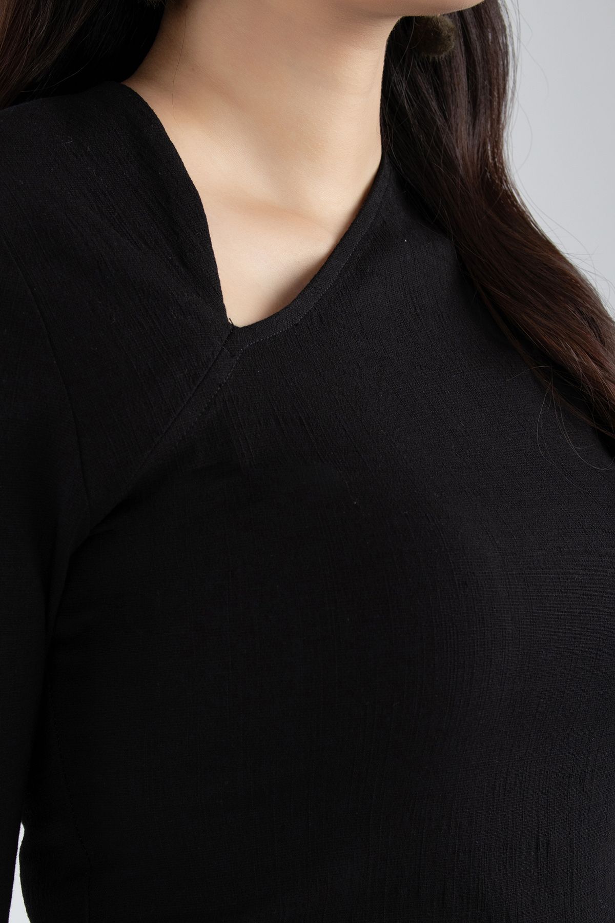 Áo dệt kim chất liệu thô đũi cổ lệch cách điệu dài tay dáng ôm FAT7229 - PANTIO