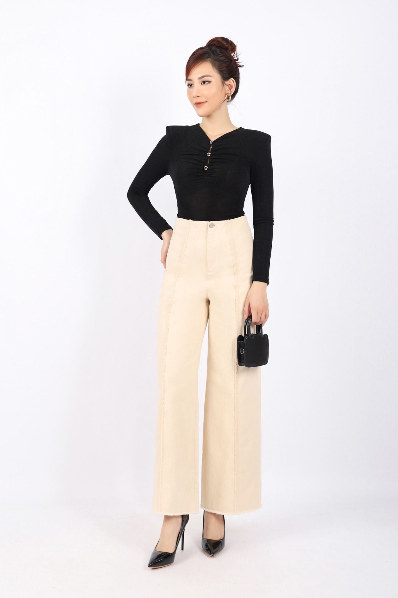 FAT7313 - Áo thun dạo phố vải len dáng ôm cài body cổ V phối đệm vai thân cut- PANTIO