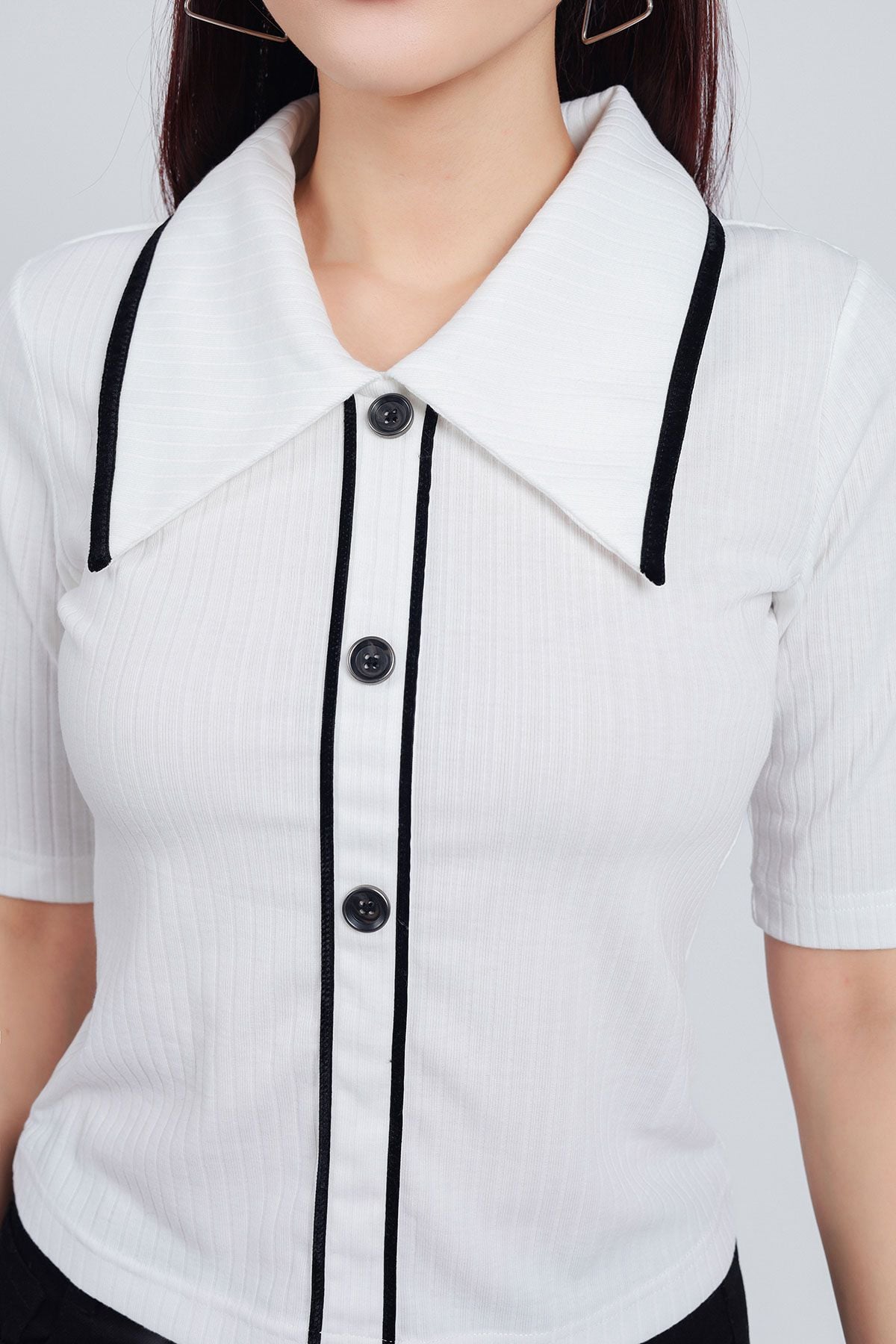 FAT7381 - Áo thun thời trang cao cấp vải len dáng ôm cổ đức bản to cài khuy tay lỡ thân áo hoạ tiết đường kẻ - PANTIO