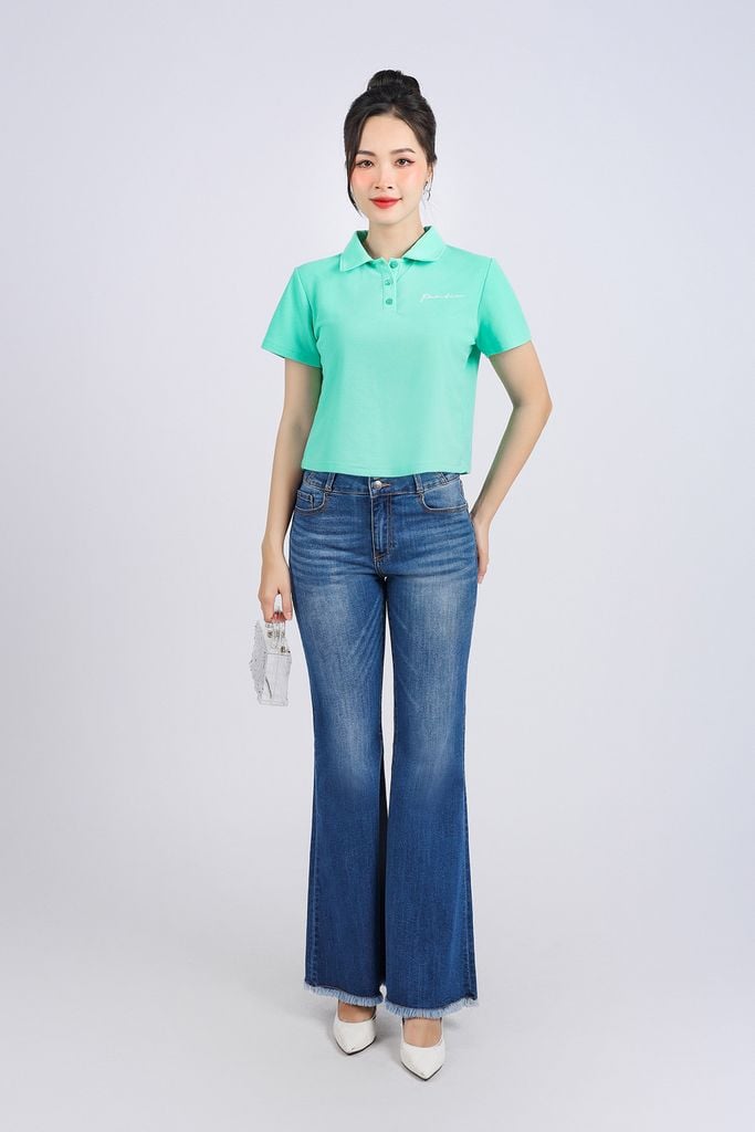 FAT7427 - Áo thun cotton dáng croptop cổ đức ngực áo thêu hoạ tiết thời trang - PANTIO