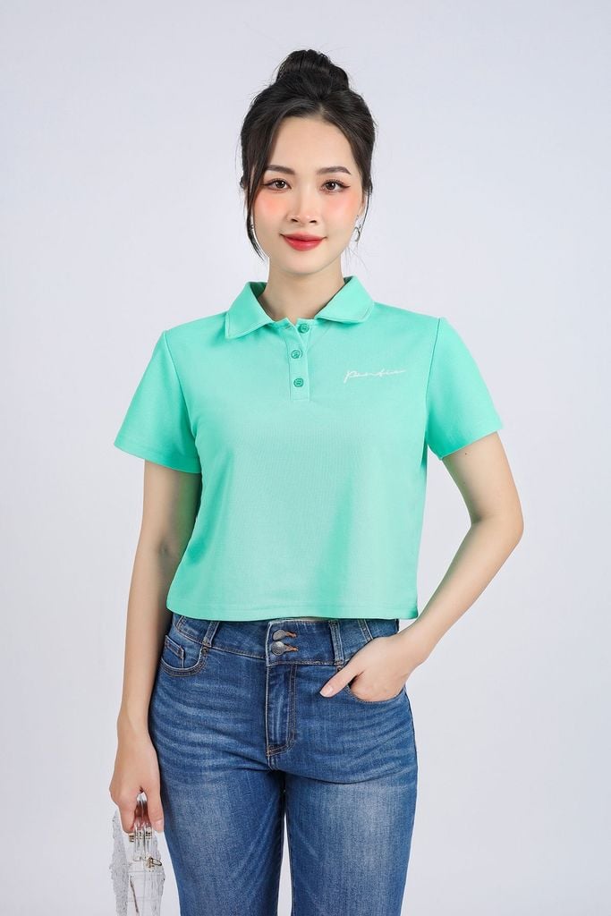 FAT7427 - Áo thun cotton dáng croptop cổ đức ngực áo thêu hoạ tiết thời trang - PANTIO