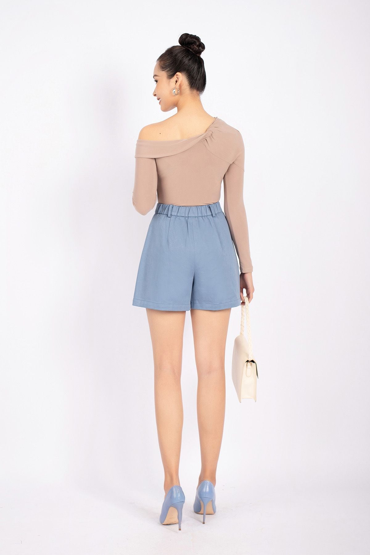 FQN3301 - Quần short dạo phố vải kaki dáng suông thân sau phối chun túi hai bên - PANTIO