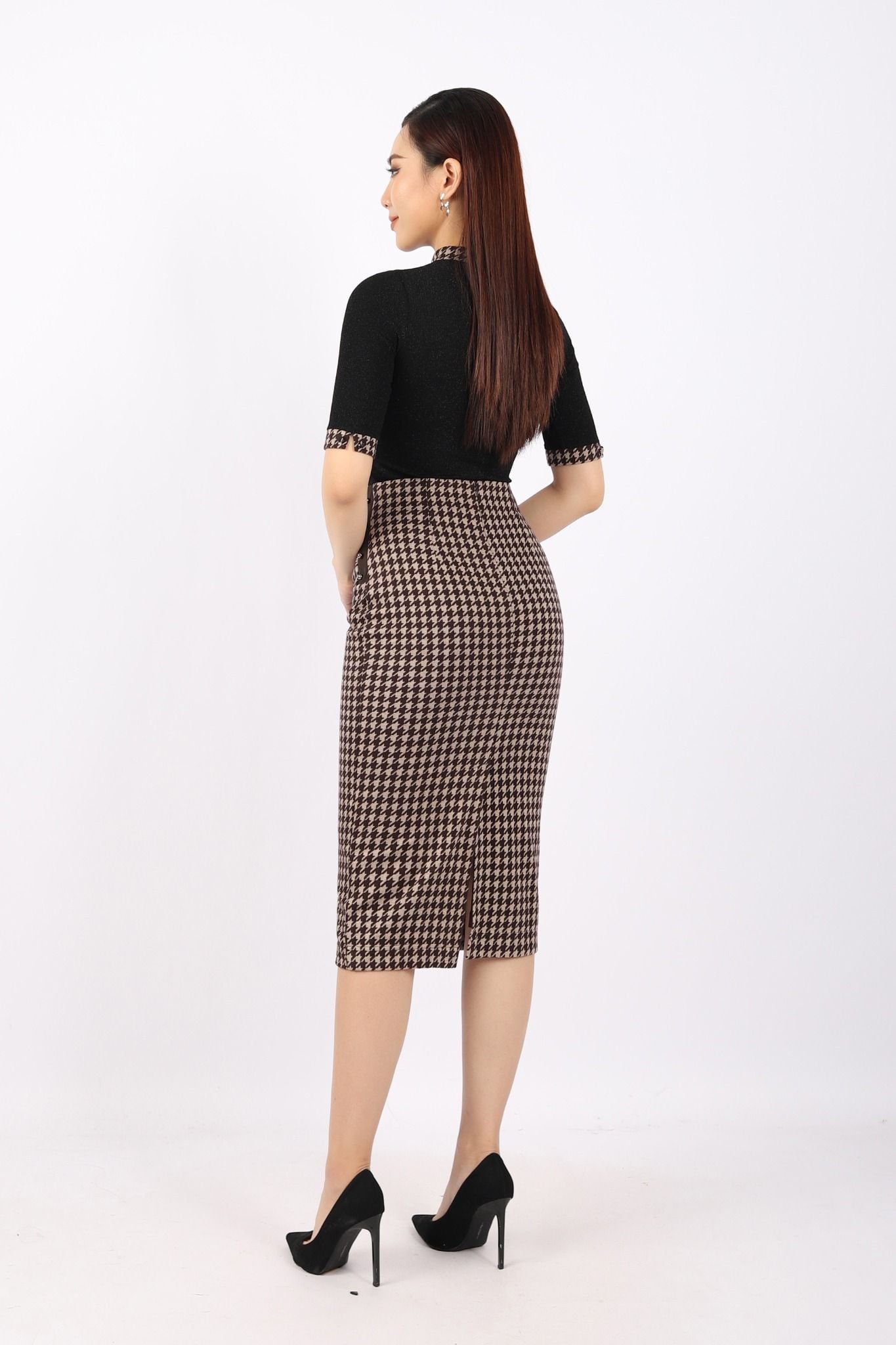 FJD91101 - Chân váy công sở vải len dáng bút chì hông pha vải xếp nhún đính khuy tán tạo kiểu khóa thân sau - PANTIO