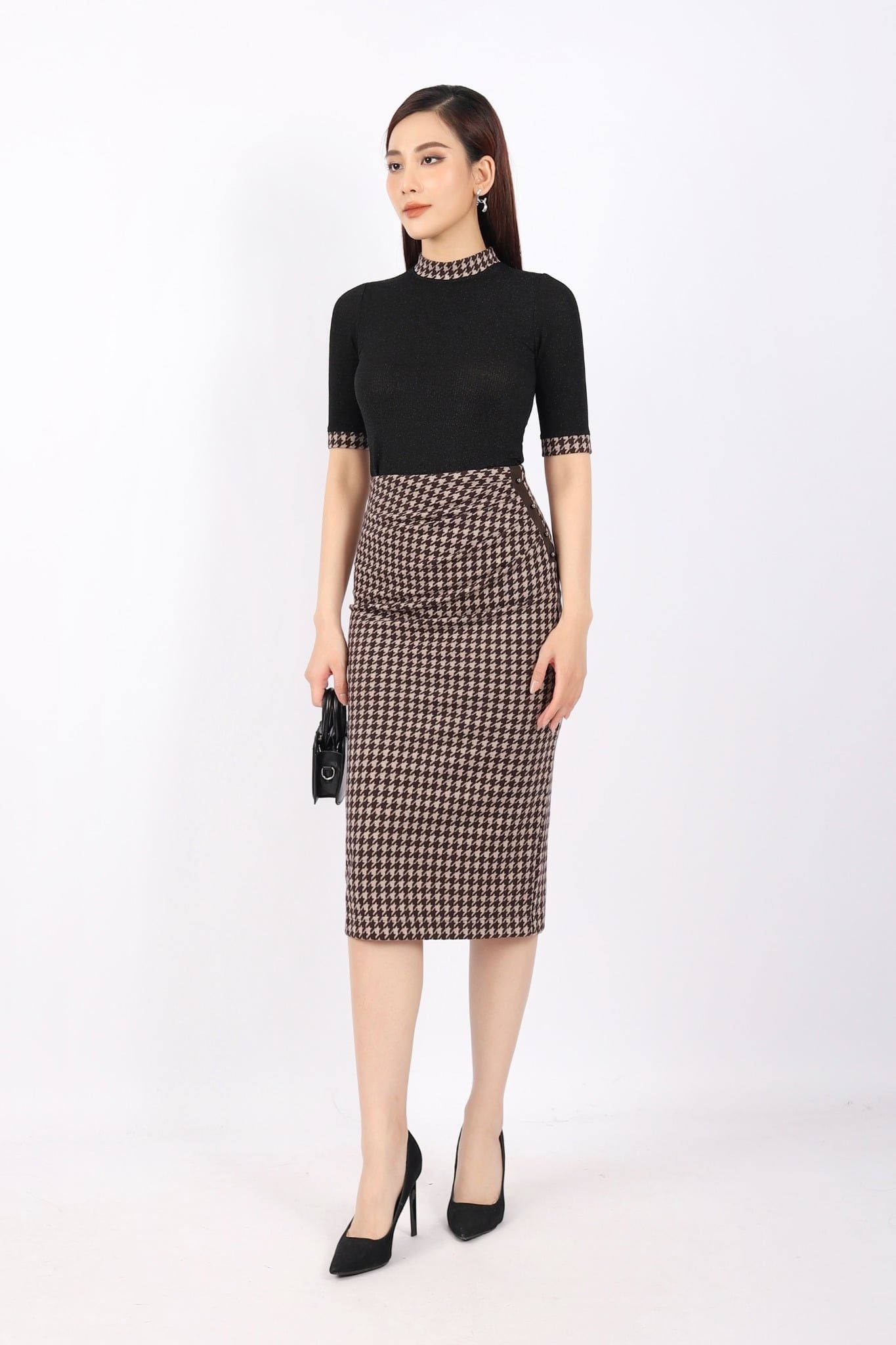 FJD91101 - Chân váy công sở vải len dáng bút chì hông pha vải xếp nhún đính khuy tán tạo kiểu khóa thân sau - PANTIO