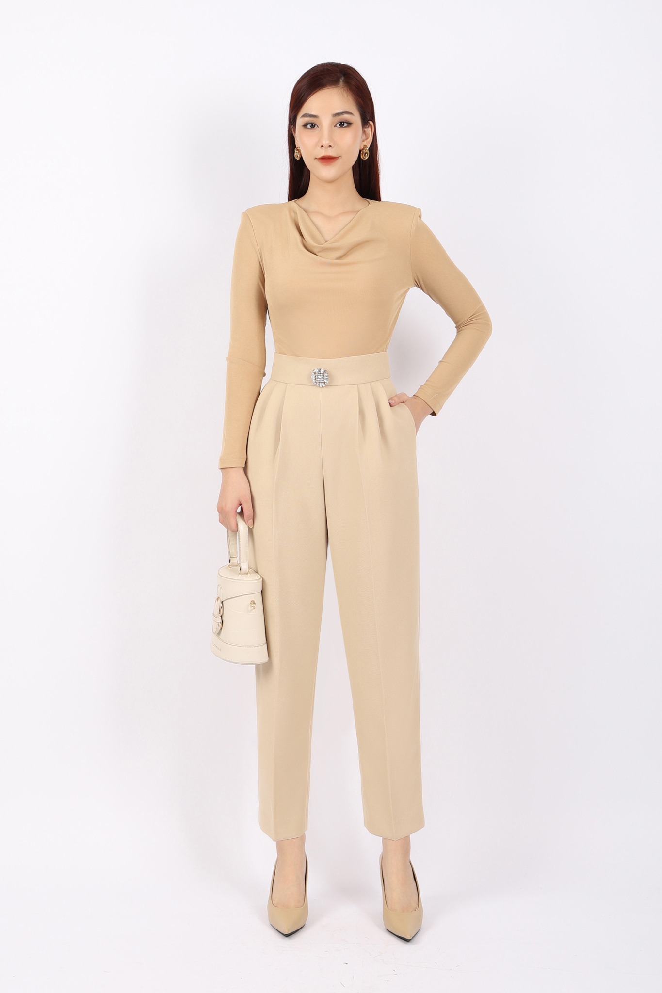 FQD51068 - Quần công sở vải thô dày dáng baggy ly bong tạo kiểu kèm hoa cài trang trí khóa thân sau - PANTIO