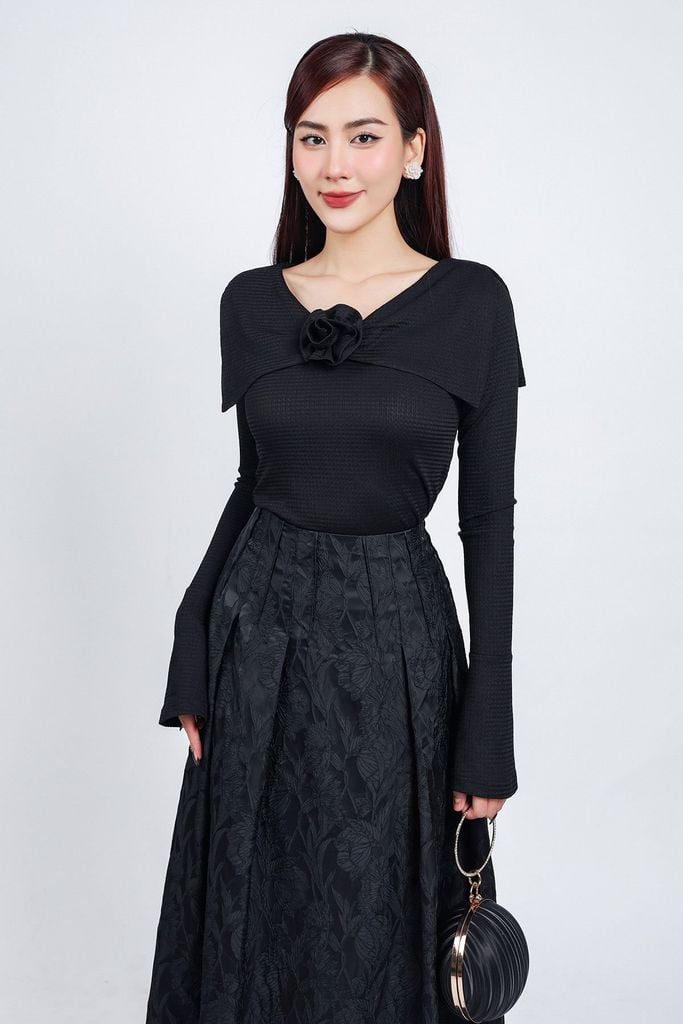 FAT9408 - Áo thun vải thô chun dáng ôm co giãn cổ kiểu bản to đính hoa tạo kiểu gấu tay loe thời trang - PANTIO