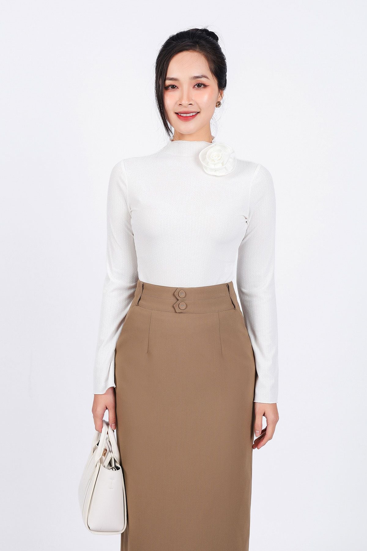 FAT9409 - Áo thun cao cấp vải len co giãn dáng ôm cổ cao đính hoa 3D thời trang tay loe dài - PANTIO