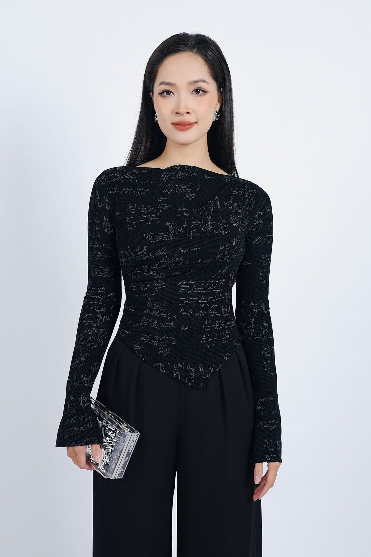 FAT9421 - Áo thun vải len co giãn dáng ôm cổ thuyền ống tay loe vạt nhọn tạo kiểu - PANTIO