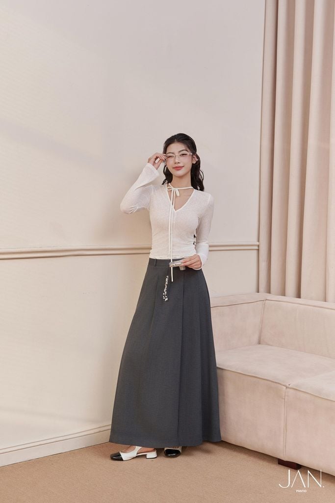 FAT9448 - Áo dáng ôm, cổ tim sâu, tay dài, chun rún thân trước, dây buộc nơ cổ bản nhỏ - JAN.