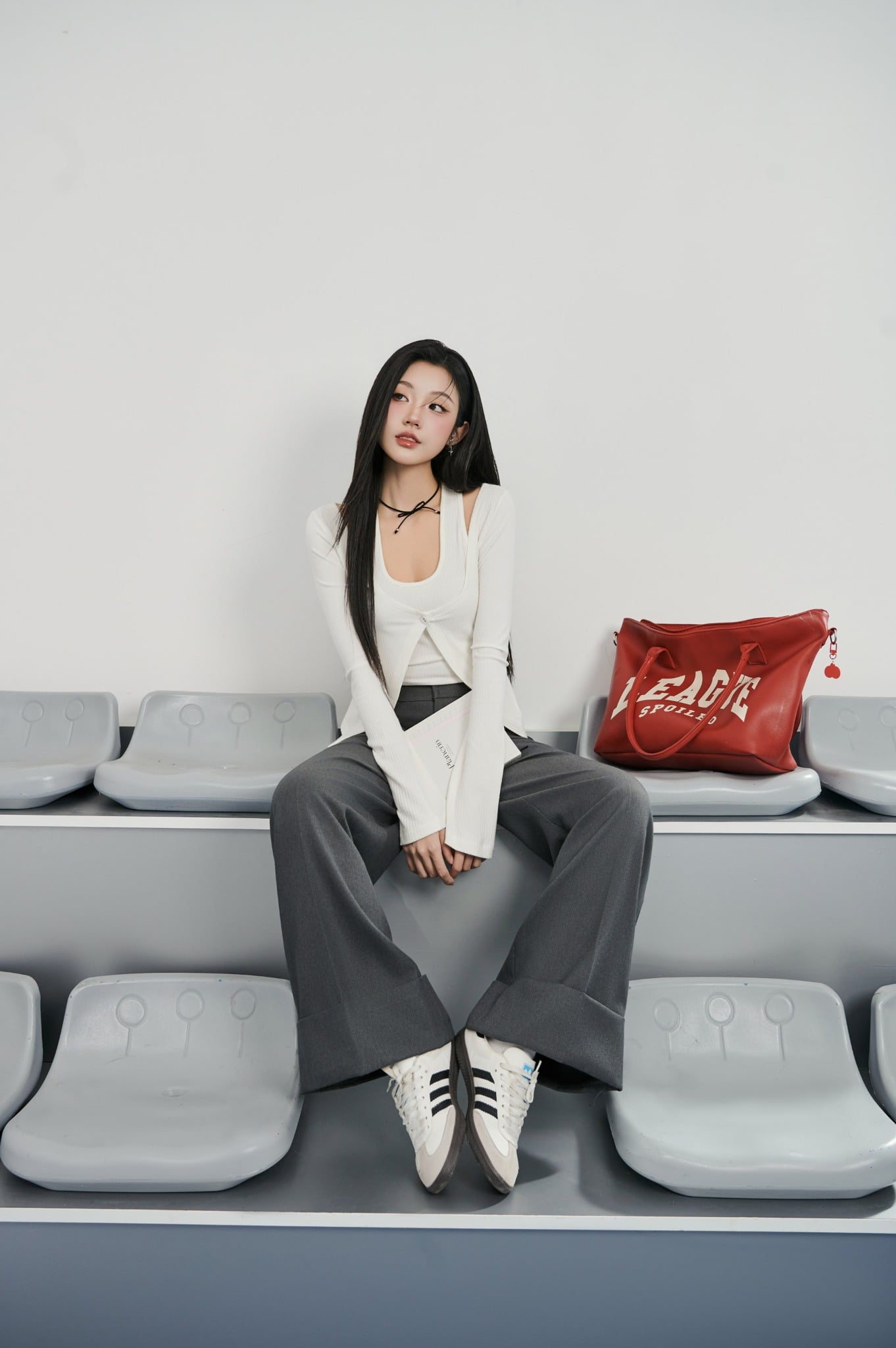 FAT9462 - Áo thun dệt kim vải len dáng ôm cổ thuyền tay loe thân áo xẻ tạo kiểu - JAN.