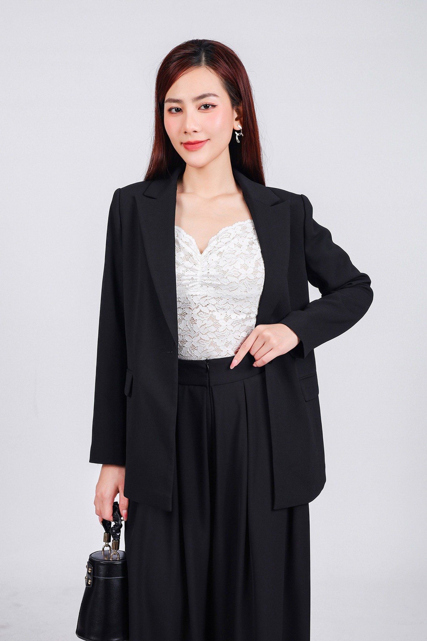 FA2320 - Áo hai dây vải ren hoa cao cấp dáng ôm nhún ngực tạo kiểu - PANTIO