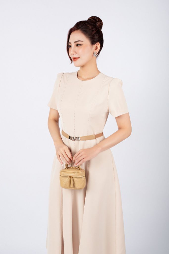 FDC13402 - Đầm công sở vải tuytsi dáng xoè có lót habutai cổ tròn thân ngực đính cườm trang trí kèm thắt lưng tạo kiểu khoá thân sau - PANTIO