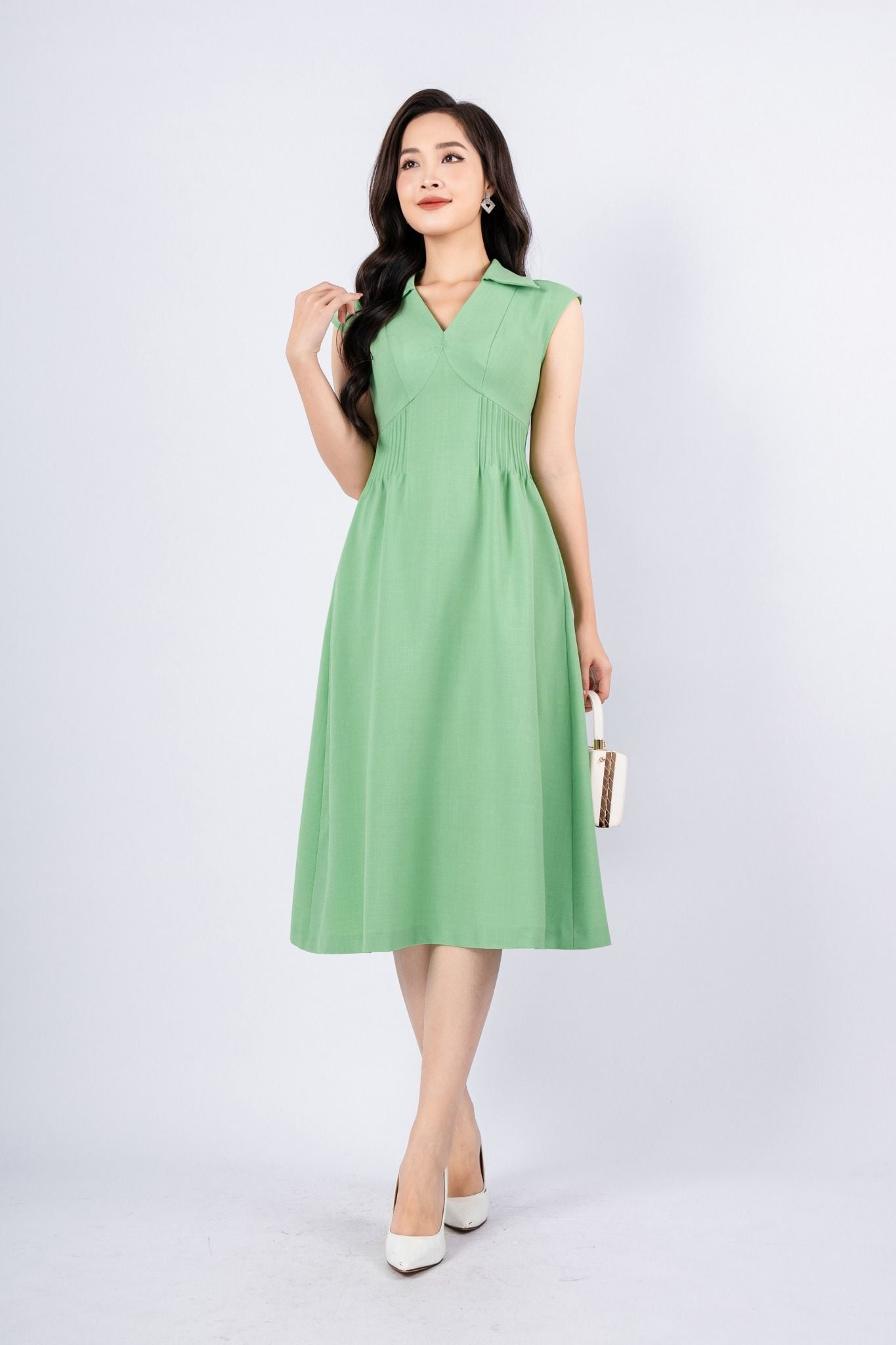 FDC13405 - Đầm công sở vải thô đũi dáng xòe cổ V phối lá cổ eo mí ly trang trí khóa thân sau - PANTIO