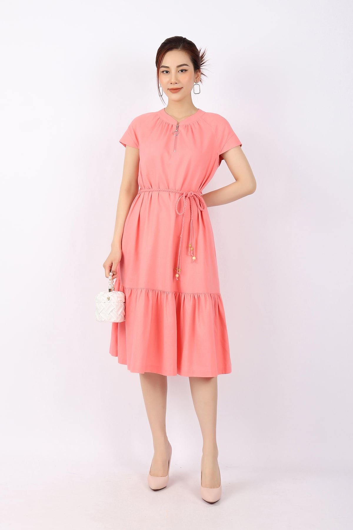 FDC13662 - Đầm công sở vải linen dáng Xoè chân xếp nhún cổ tròn phối khóa kim loại kèm dây đai tết tạo kiểu - PANTIO