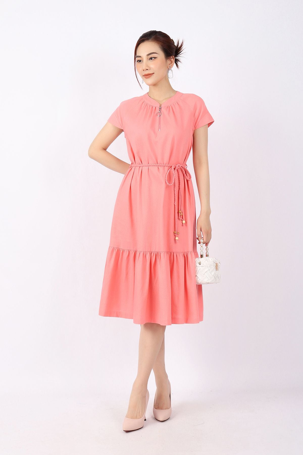 FDC13662 - Đầm công sở vải linen dáng Xoè chân xếp nhún cổ tròn phối khóa kim loại kèm dây đai tết tạo kiểu - PANTIO