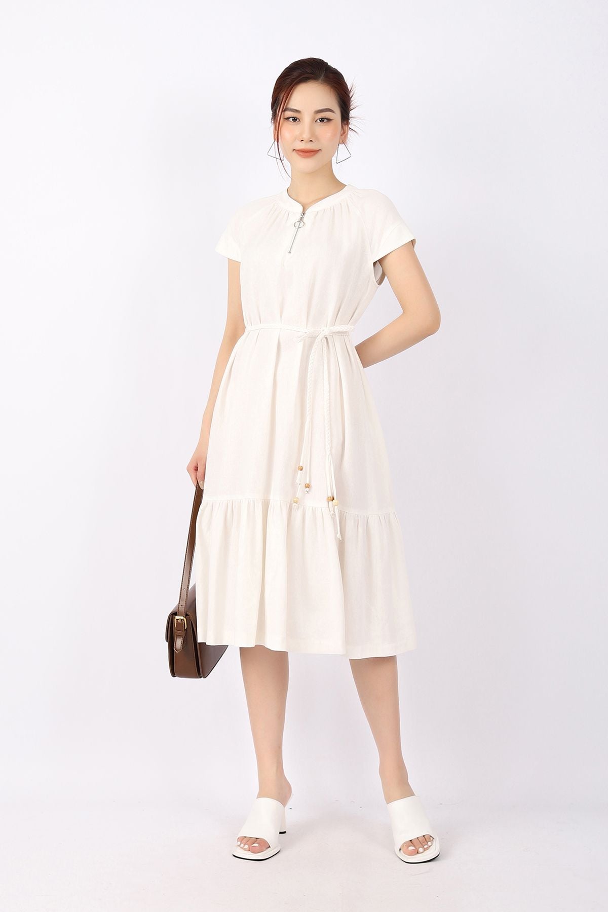 FDC13662 - Đầm công sở vải linen dáng Xoè chân xếp nhún cổ tròn phối khóa kim loại kèm dây đai tết tạo kiểu - PANTIO