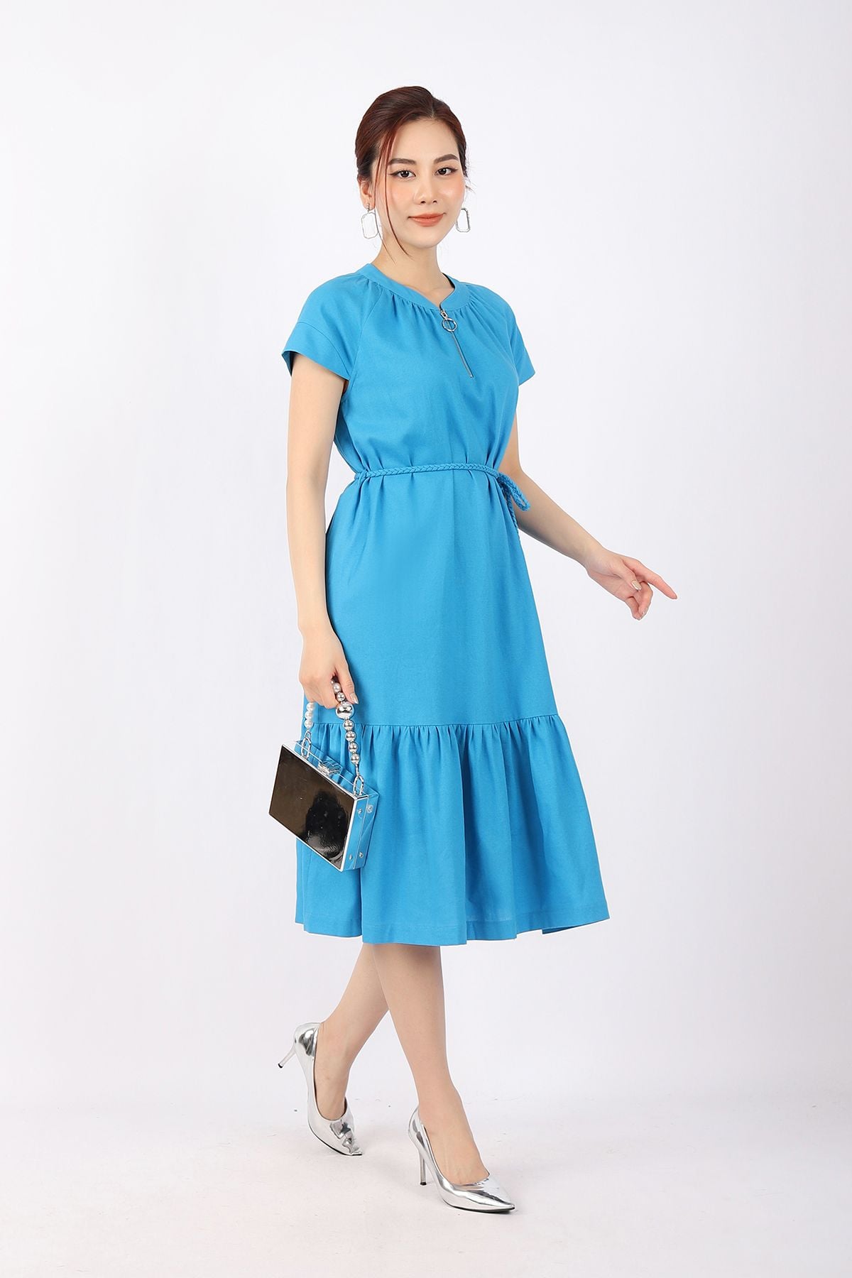 FDC13662 - Đầm công sở vải linen dáng Xoè chân xếp nhún cổ tròn phối khóa kim loại kèm dây đai tết tạo kiểu - PANTIO