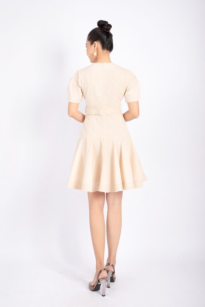 FDC13672 - Đầm công sở vải linen dáng Xoè cổ V thân diễu chỉ phối túi tay phồng kèm đai tạo kiểu khóa thân sau - PANTIO