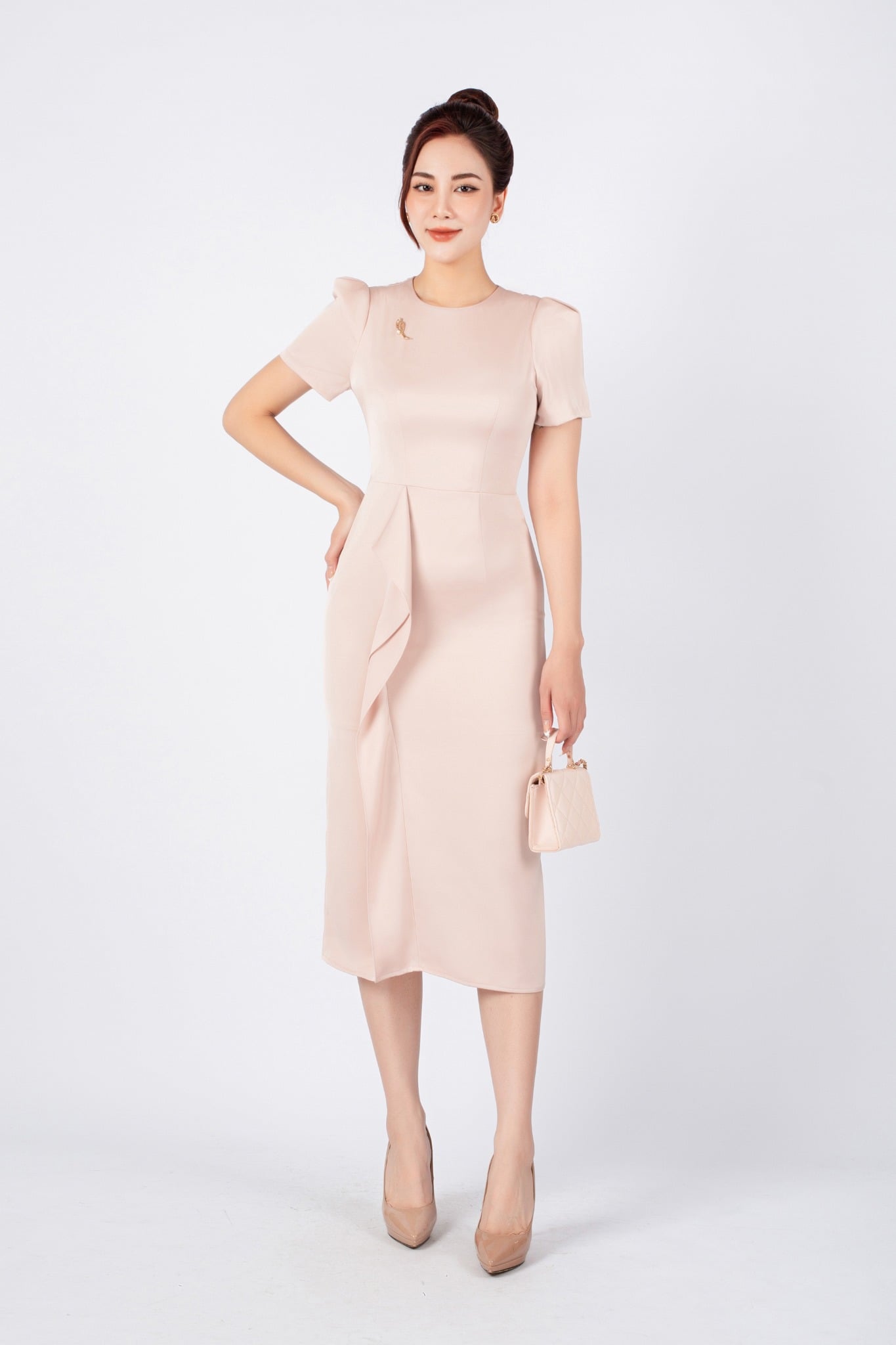 FDC14116 - Đầm công sở vải lụa dày dáng ôm có lót vải habutai cổ tròn chân đổ bèo lệch tạo kiểu khoá thân sau - PANTIO