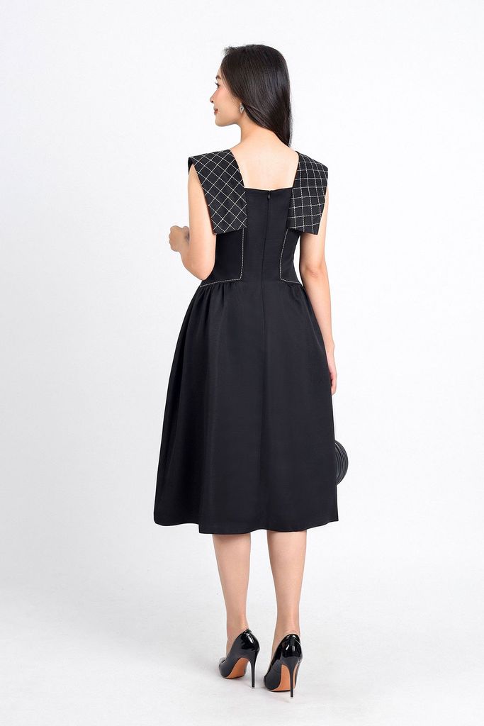 FDC14125 - Đầm công sở vải thô dáng xoè hai lớp lót habutai cổ vuông kèm hoa cài trang trí tay chờm vai thêu hoạ tiết kẻ caro eo nhún tạo kiểu khoá thân sau - PANTIO