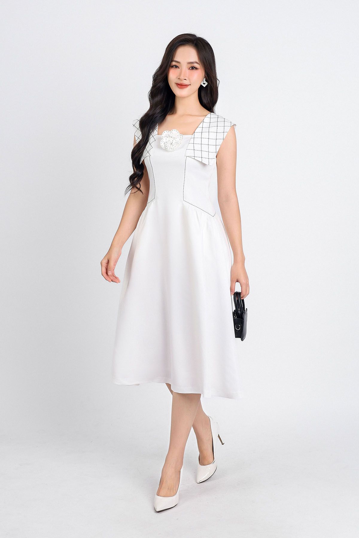 FDC14125 - Đầm công sở vải thô dáng xoè hai lớp lót habutai cổ vuông kèm hoa cài trang trí tay chờm vai thêu hoạ tiết kẻ caro eo nhún tạo kiểu khoá thân sau - PANTIO