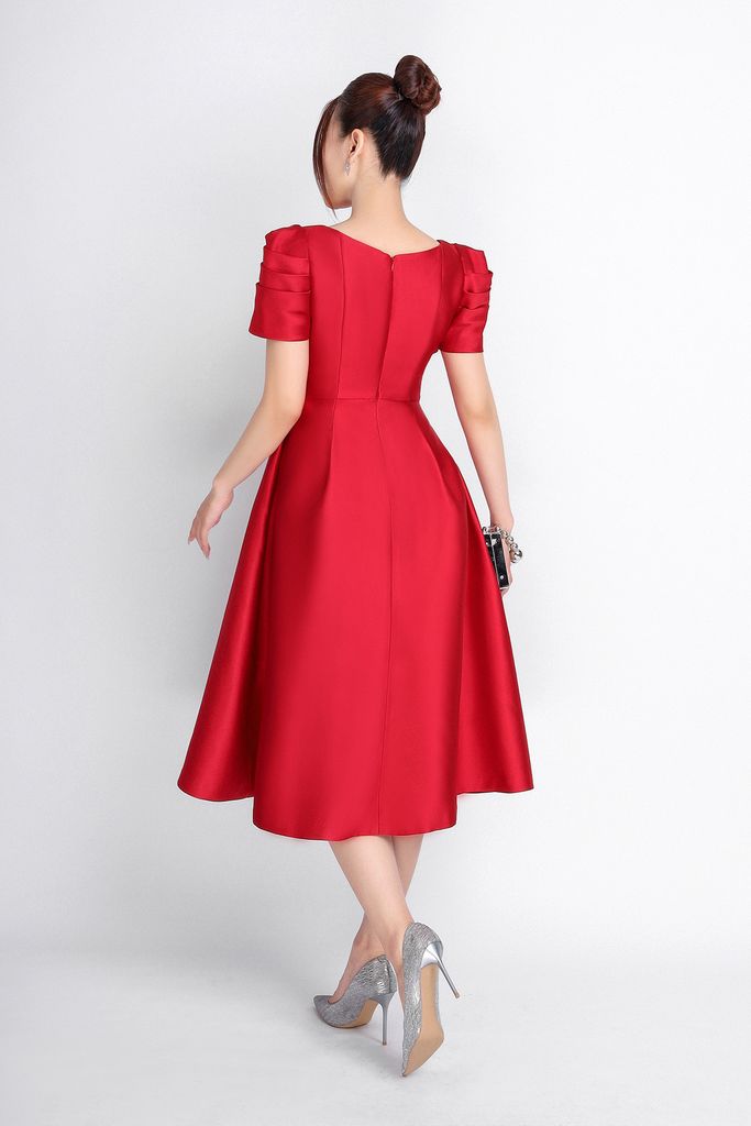 FDC14143 - Đầm dự tiệc vải taffta dáng xoè có lót vài habutai cổ vuông tay bồng nhẹ phối hoa cài áo trang trí khoá thân sau - PANTIO