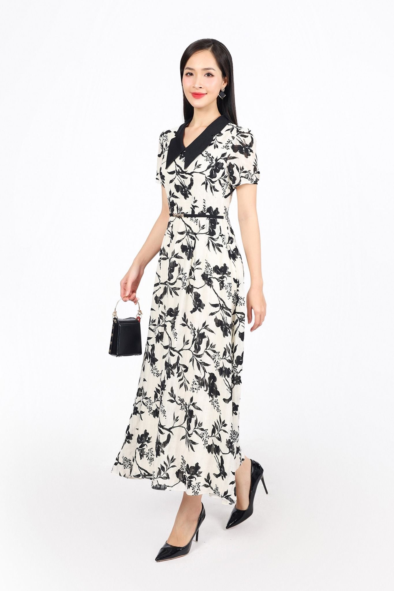FDC15166 - Đầm công sở vải tơ hoa dáng suông cổ V tay cộc eo váy phối dây đai tạo kiểu khoá thân sau - PANTIO