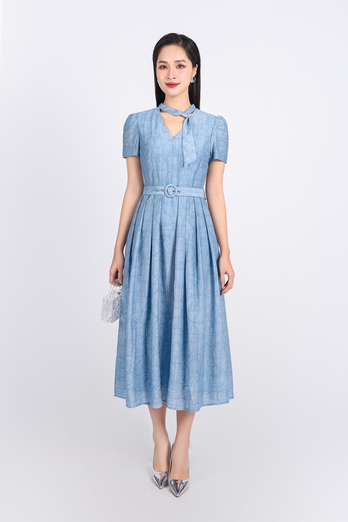 FDC15199 - Đầm công sở vải thô mỏng dáng A xòe cổ xẻ V phối vạt tay bồng nhẹ eo xếp ly bung tạo xoè kèm dây đai thắt eo - PANTIO