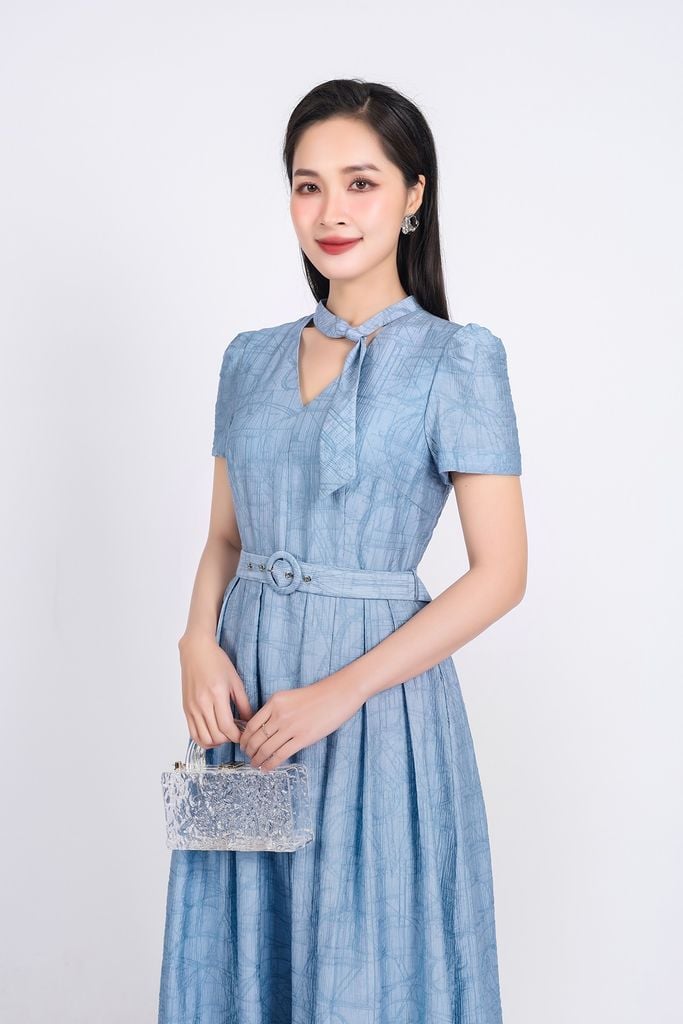 FDC15199 - Đầm công sở vải thô mỏng dáng A xòe cổ xẻ V phối vạt tay bồng nhẹ eo xếp ly bung tạo xoè kèm dây đai thắt eo - PANTIO