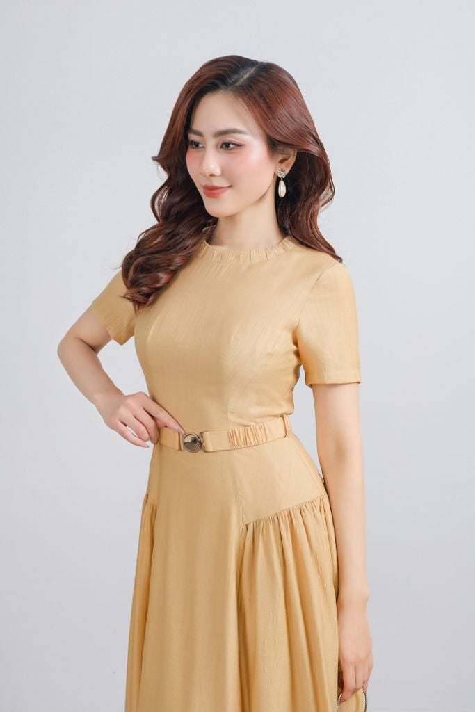FDC15235 - Đầm công sở vải thô mỏng cổ tròn tay ngắn thân váy phối ly tạo xoè kèm dây lưng co giãn khóa thân sau - PANTIO