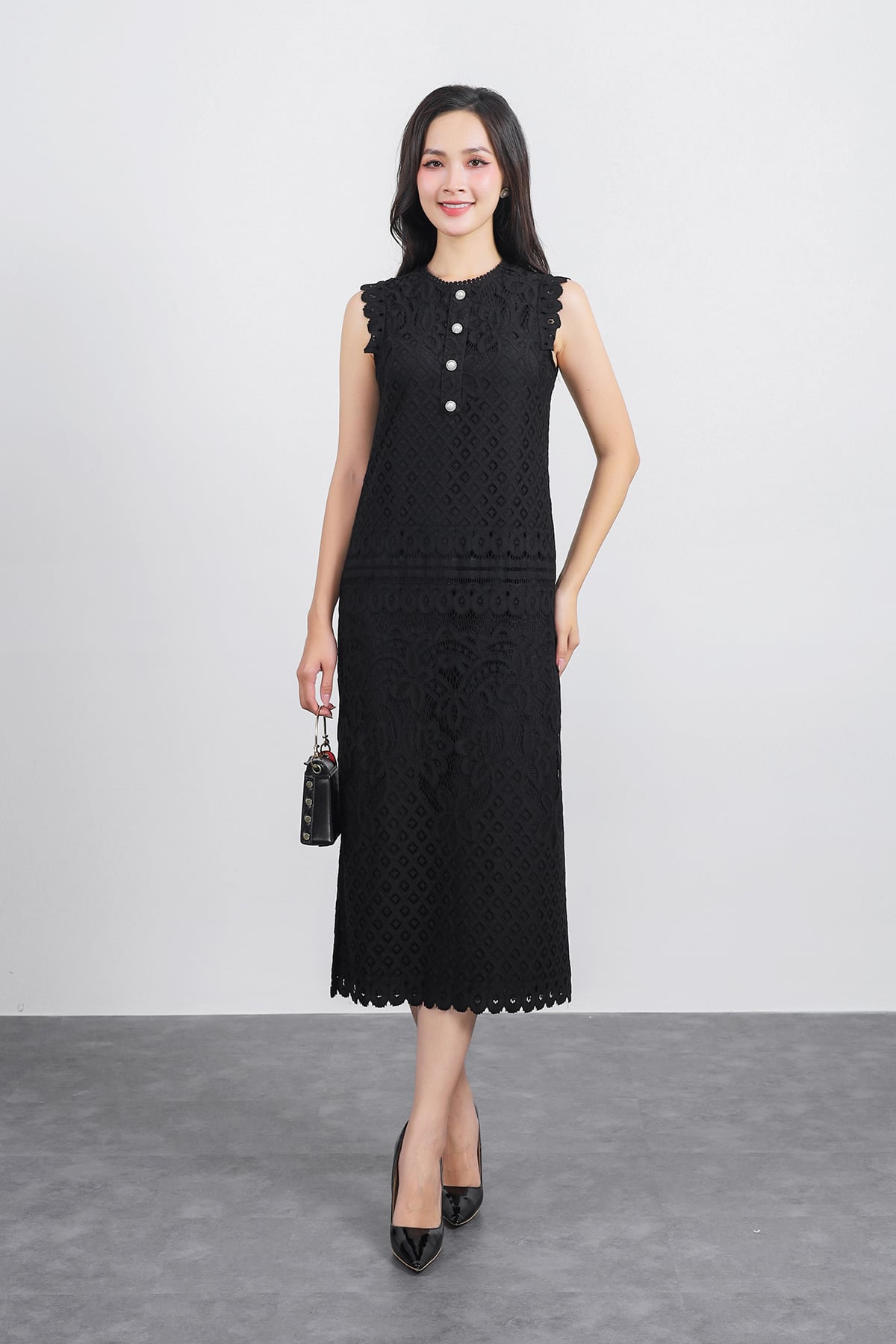 FDC15243 - Đầm công sở vải ren hoa dáng suông cổ tròn không tay phối viền ren tạo kiểu - PANTIO