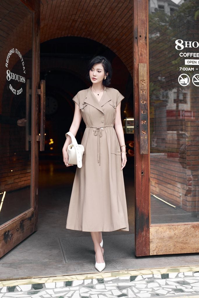 FDC15294 - Đầm công sở vải tuytsi dáng suông cổ hai ve vai chờm thân váy phối ly tạo kiểu eo bo chun co giãn - PANTIO