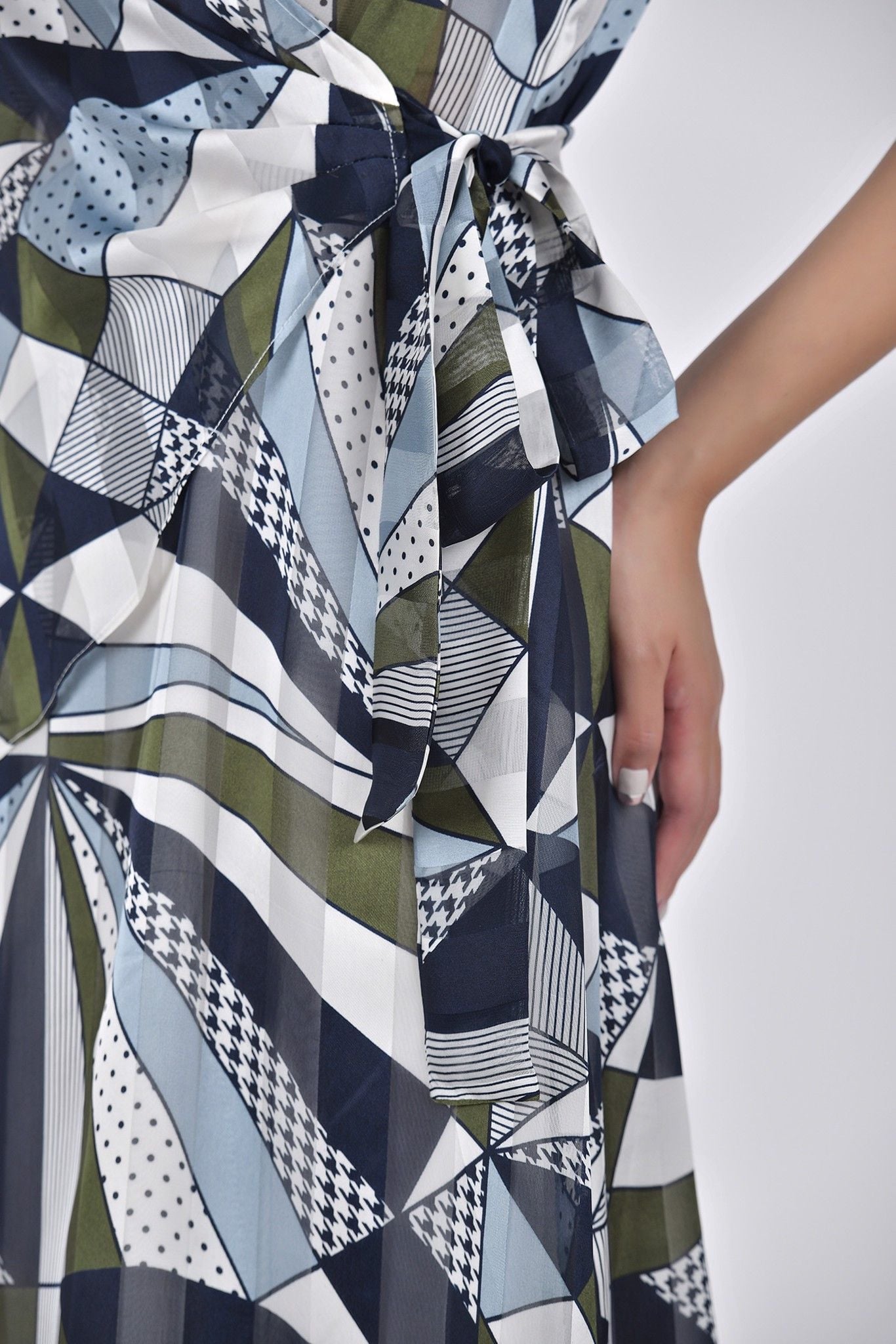 FDC32977 - ĐẦM CÔNG SỞ