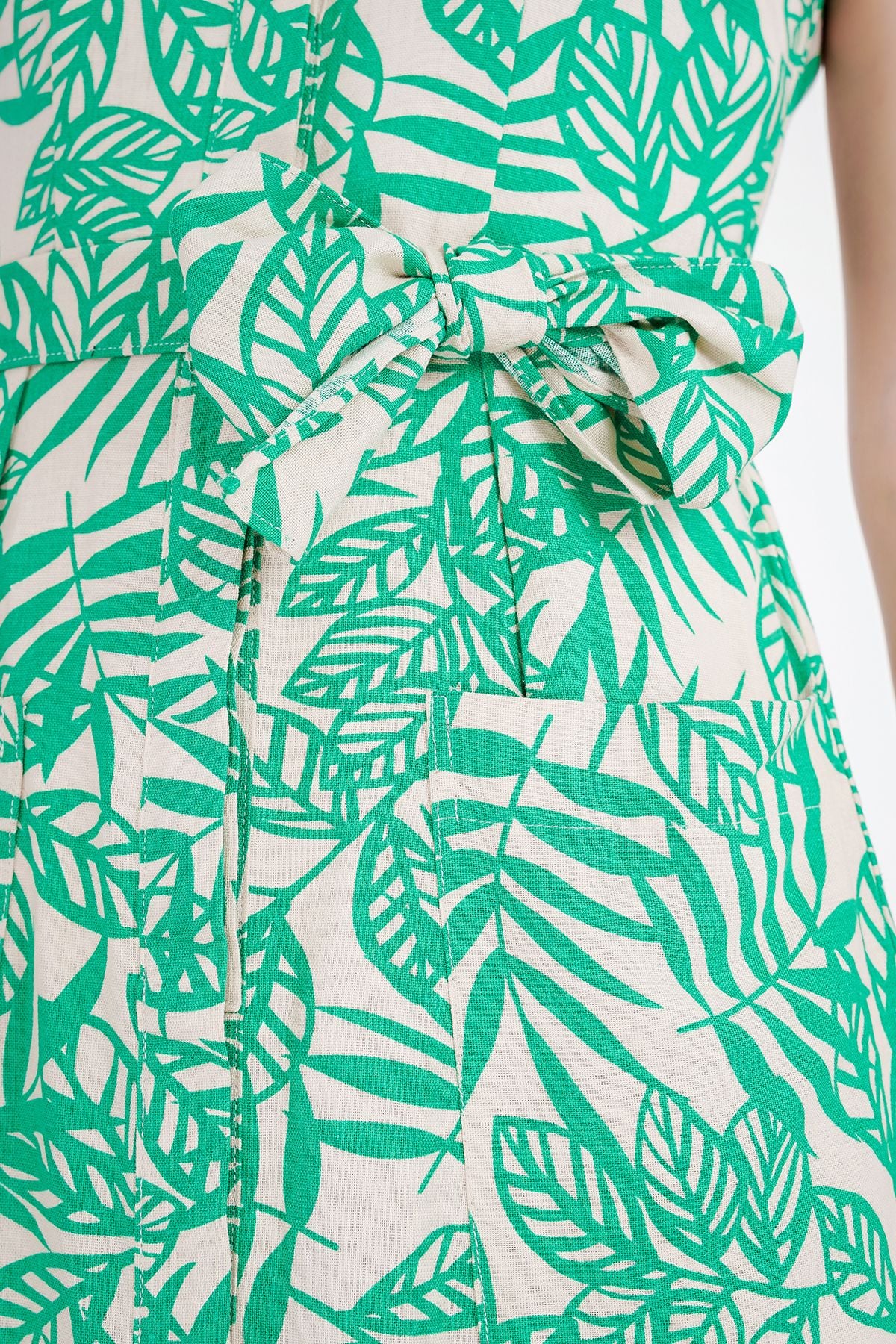 FDC33208 - Đầm công sở họa tiết chất liệu linen cổ đức đai eo - PANTIO