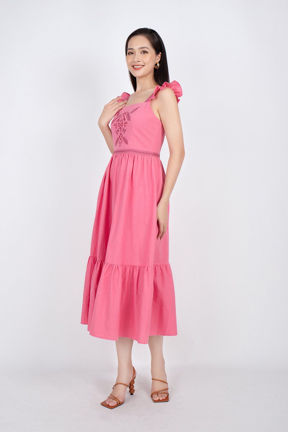 FDC33301 - Đầm dạo phố vải thô dáng xòe hai dây đổ bèo thân ngực thêu trang trí - PANTIO